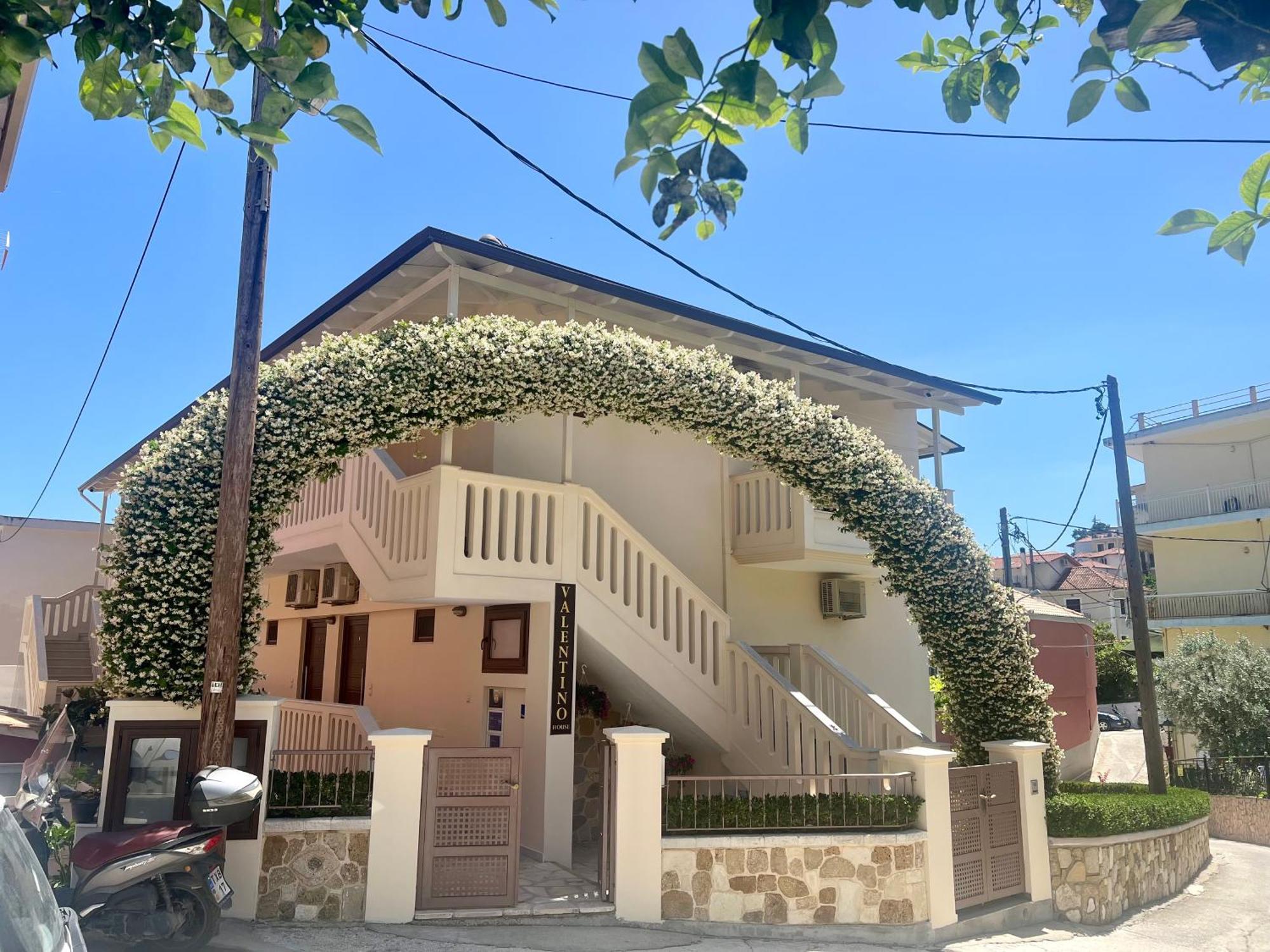 فندق Valentinos House بارغا المظهر الخارجي الصورة